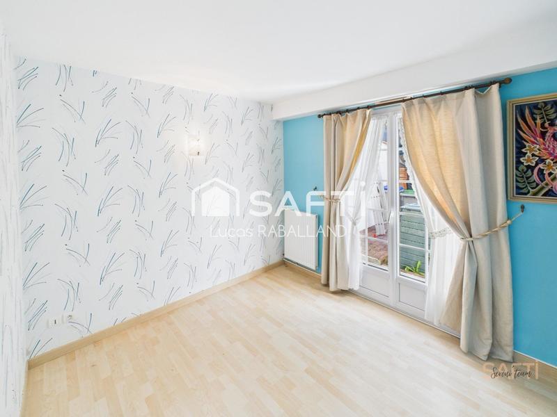 Maison - 95 m² - 5 pièces