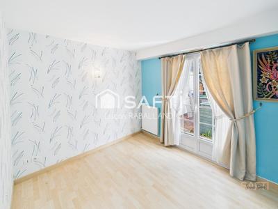 Maison - 95 m² - 5 pièces