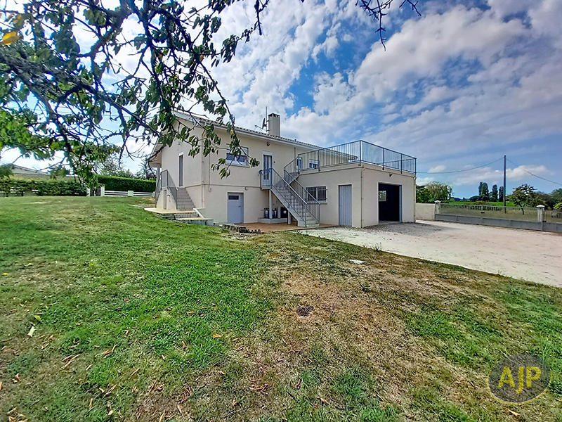 Maison - 94 m² - 4 pièces