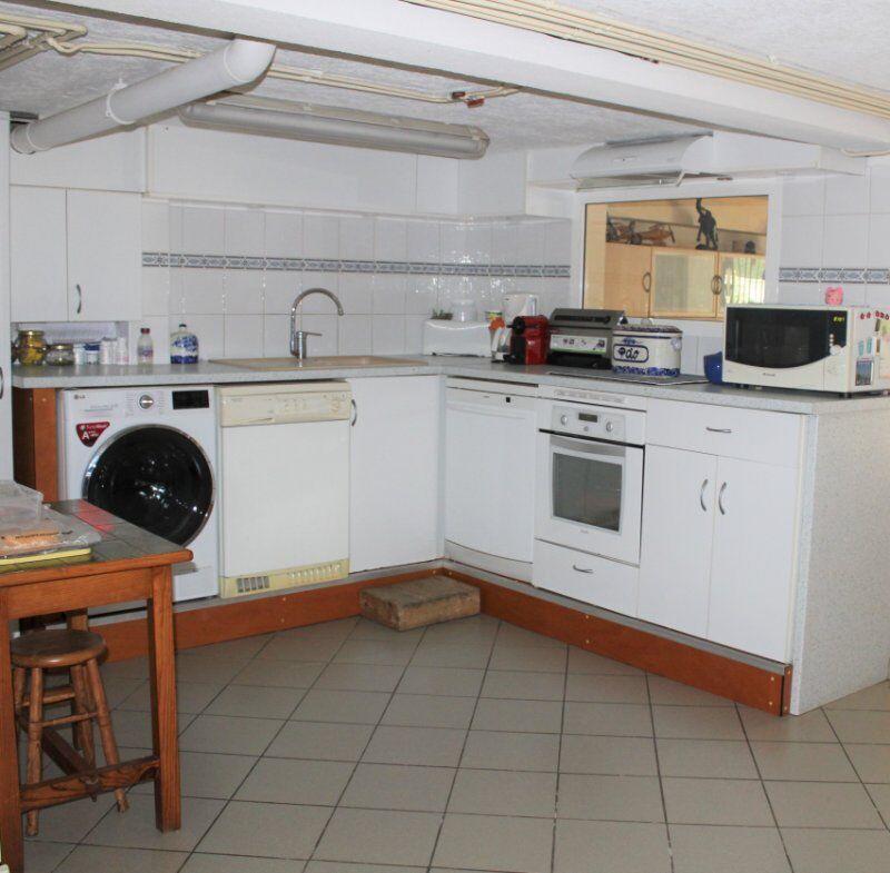 Maison - 230 m² - 6 pièces