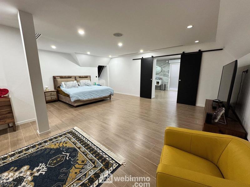 Maison - 200 m² - 7 pièces