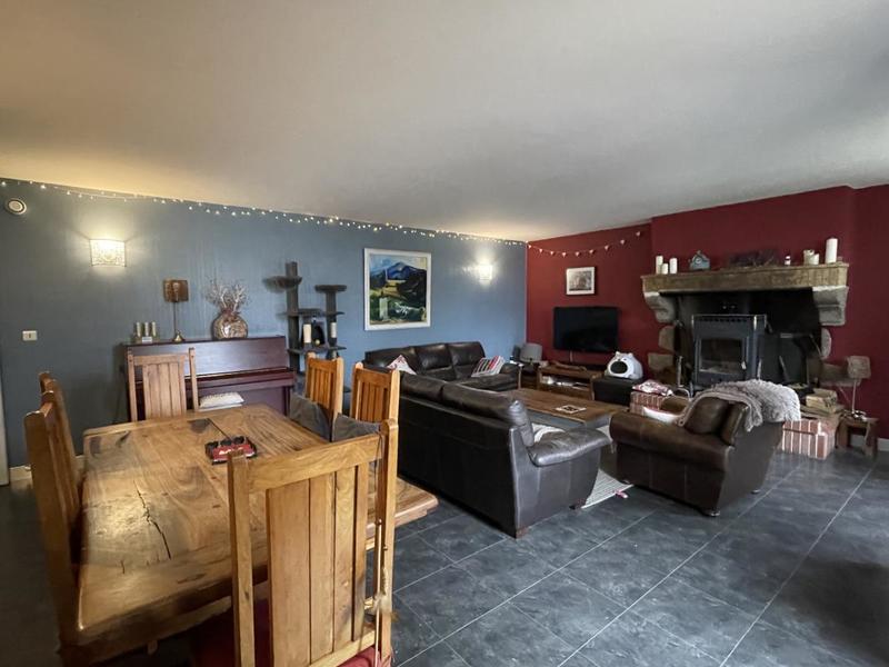 Propriété - 1 269 m² - 45 pièces
