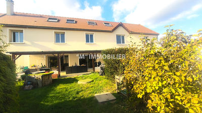 Maison - 247 m² - 9 pièces