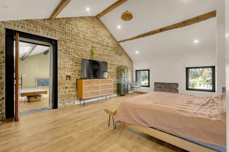 Maison - 187 m² - 4 pièces