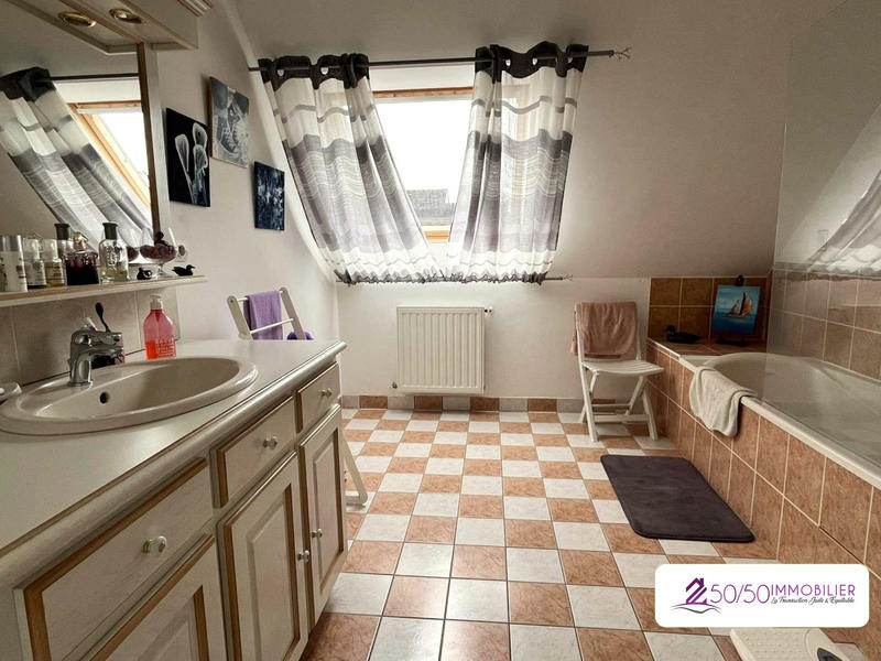 Maison - 121 m² - 5 pièces