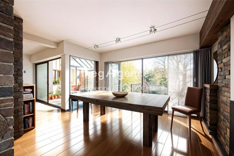 Maison - 260 m² - 7 pièces