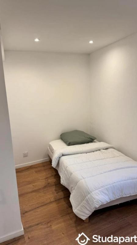 Chambre - 13 m² - 1 pièce