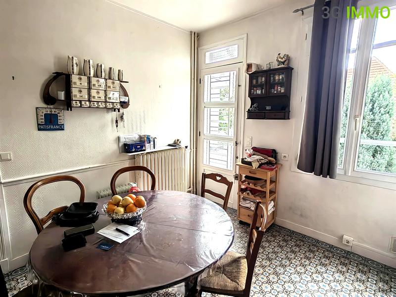 Maison - 95 m² - 5 pièces