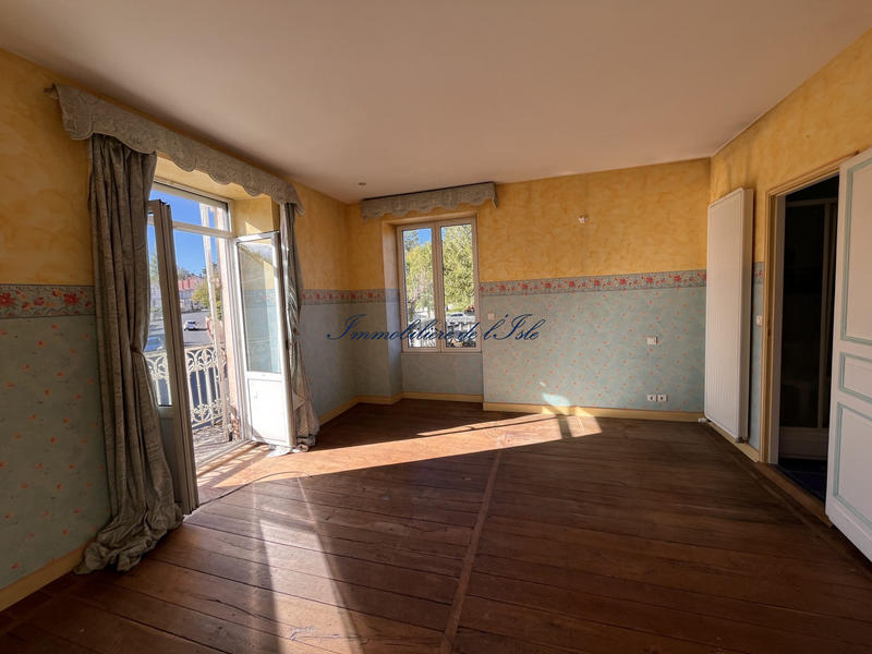 Maison - 280 m² - 10 pièces