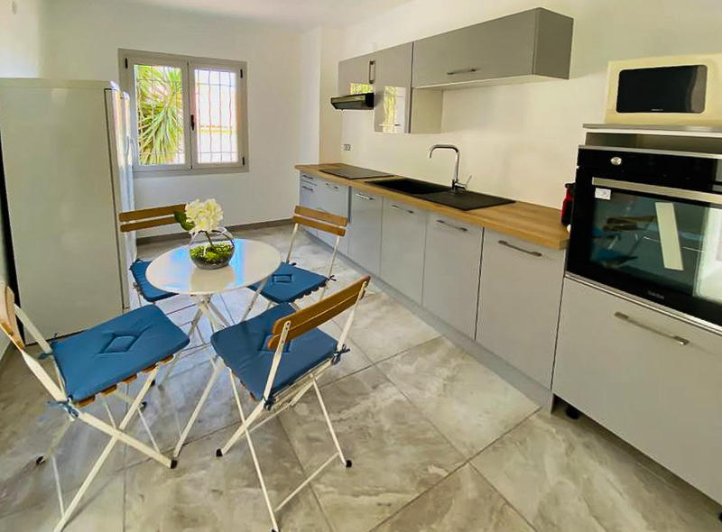 Propriété - 450 m² - 18 pièces