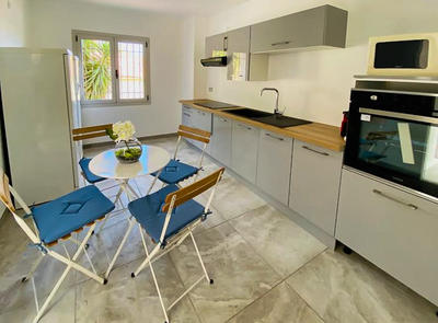 Propriété - 450 m² - 18 pièces