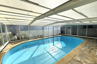 Villa - 168 m² - 6 pièces