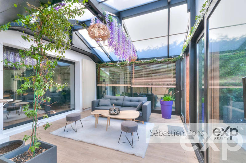 Maison - 177 m² - 7 pièces