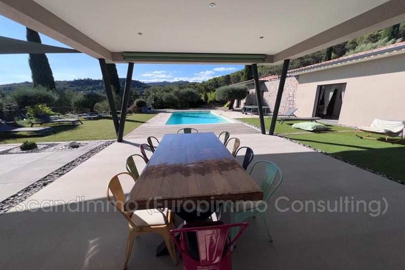 Maison - 231 m² - 7 pièces