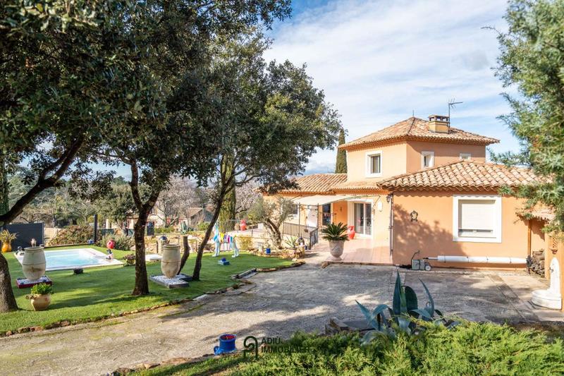Villa - 185 m² - 6 pièces