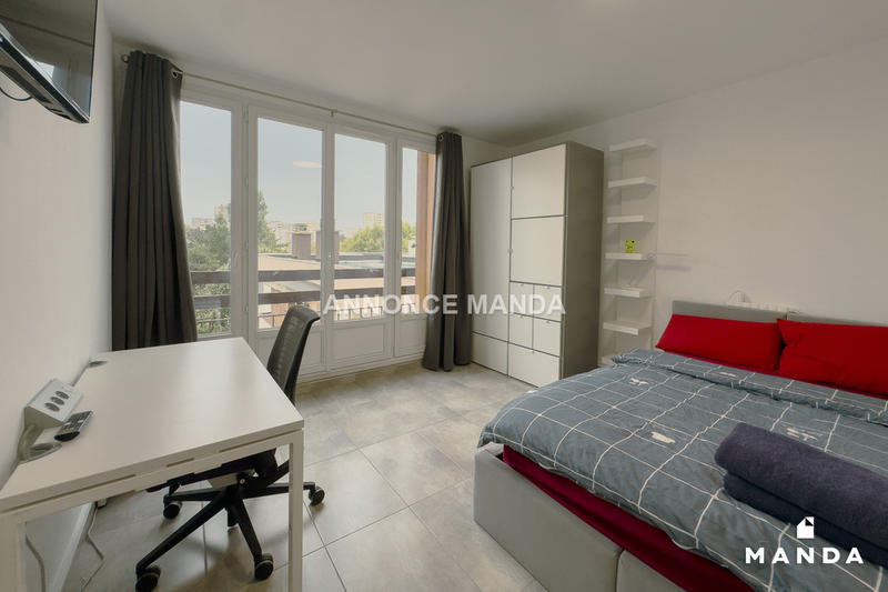 Chambre - 9 m² - 6 pièces