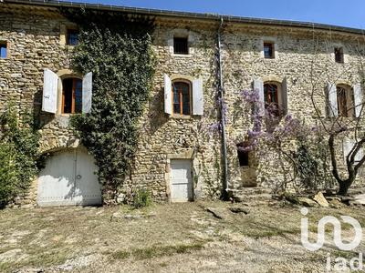 Maison - 243 m² - 9 pièces