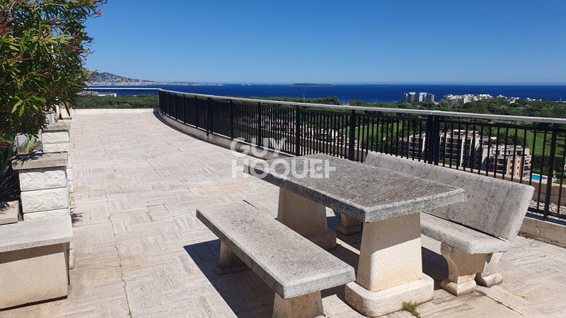 Appartement - 190 m² - 5 pièces