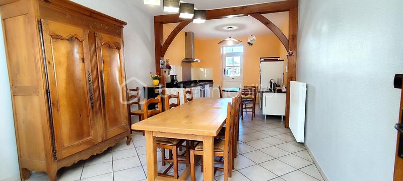 Maison - 181 m² - 8 pièces