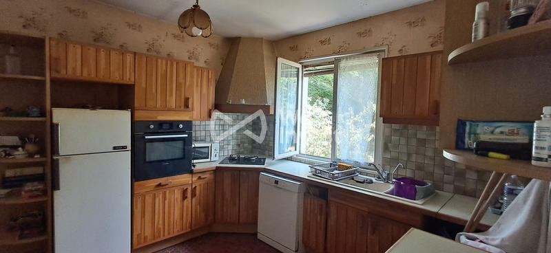 Maison traditionnelle - 250 m² - 6 pièces