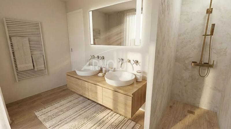 Maison - 200 m² - 8 pièces