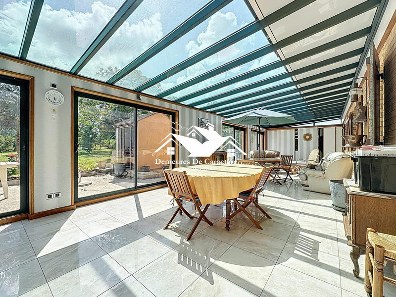 Maison - 228 m² - 7 pièces