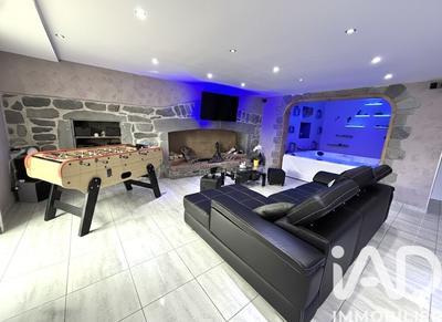 Maison - 197 m² - 8 pièces