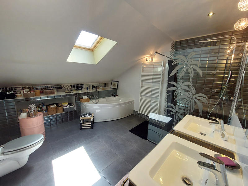 Maison - 396 m² - 14 pièces