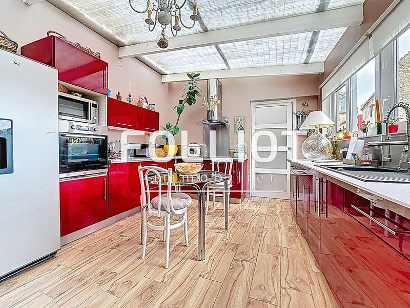 Maison - 140 m² - 6 pièces