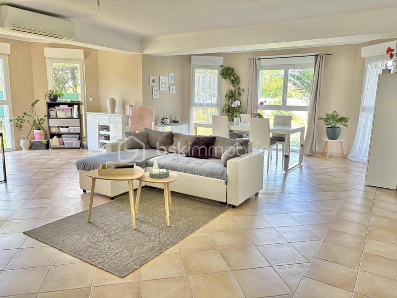 Maison - 235 m² - 8 pièces