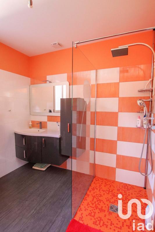 Maison - 220 m² - 7 pièces