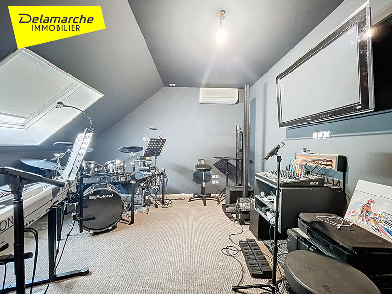 Maison - 260 m² - 9 pièces