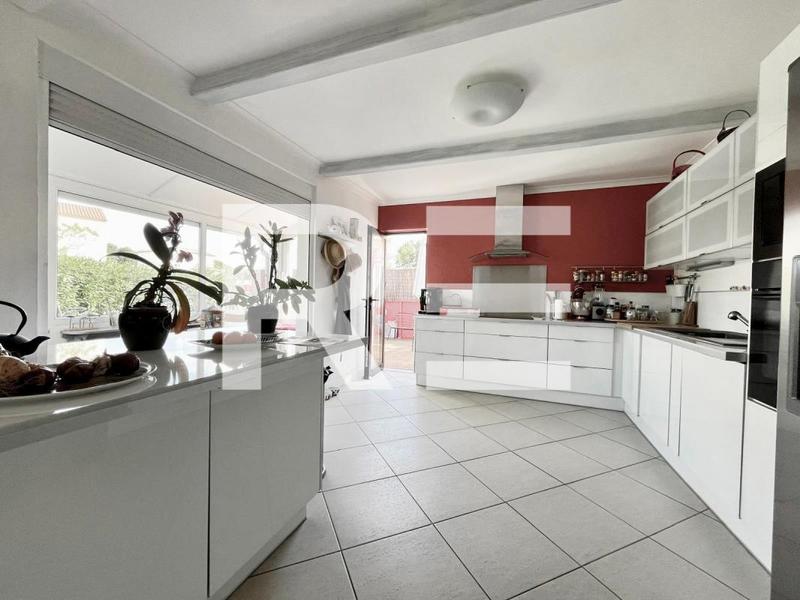 Maison - 137 m² - 4 pièces