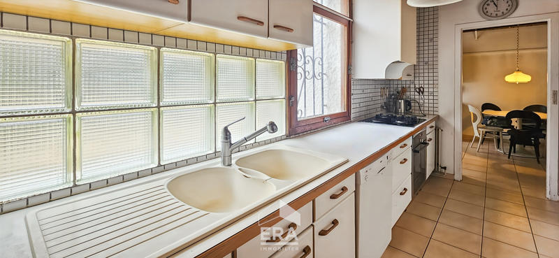 Maison - 190 m² - 8 pièces