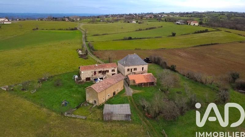 Maison - 300 m² - 10 pièces