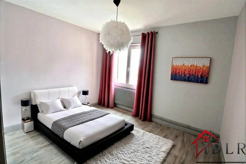 Maison - 179 m² - 9 pièces