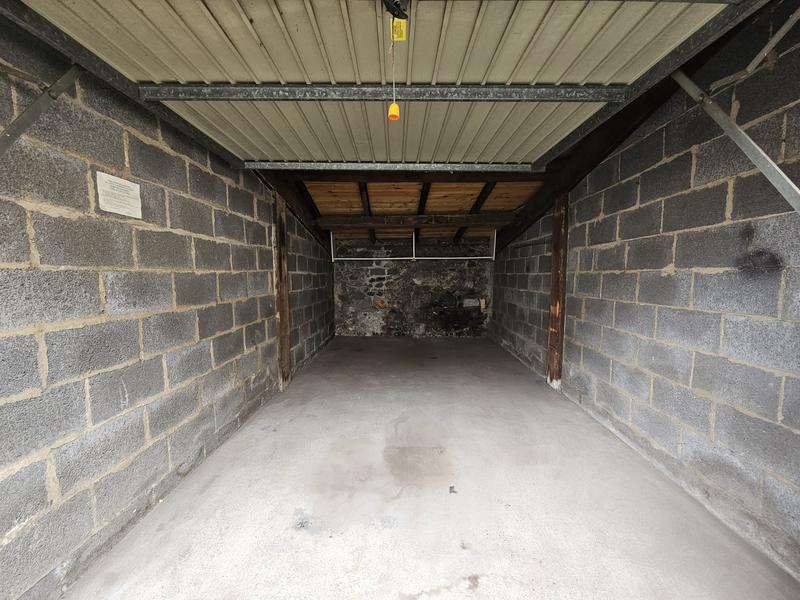 Parking / Garage - 10 m²