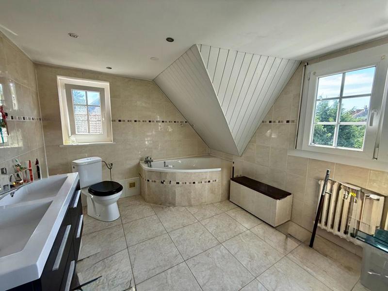 Maison - 110 m² - 5 pièces