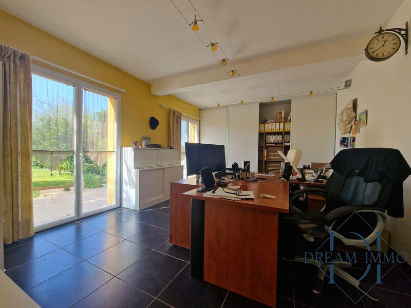 Maison contemporaine - 325 m² - 10 pièces