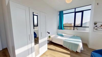 Chambre - 14 m² - 9 pièces