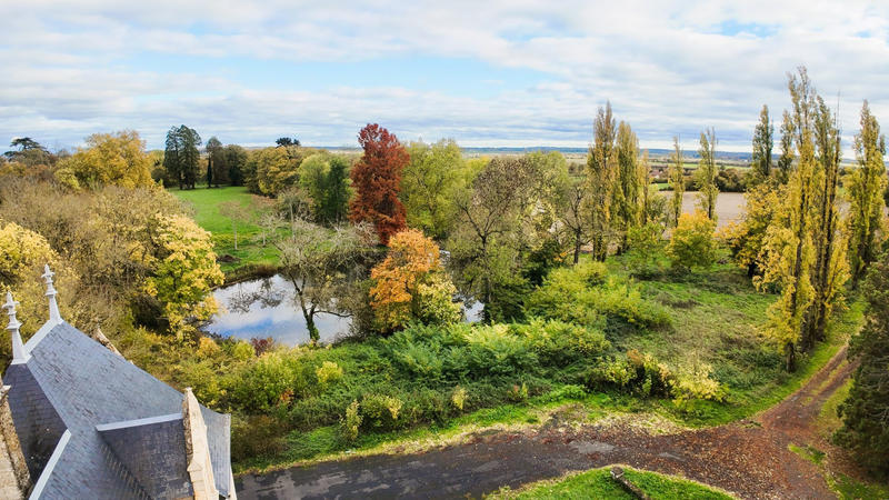 Fonds de commerce - 4 500 m²