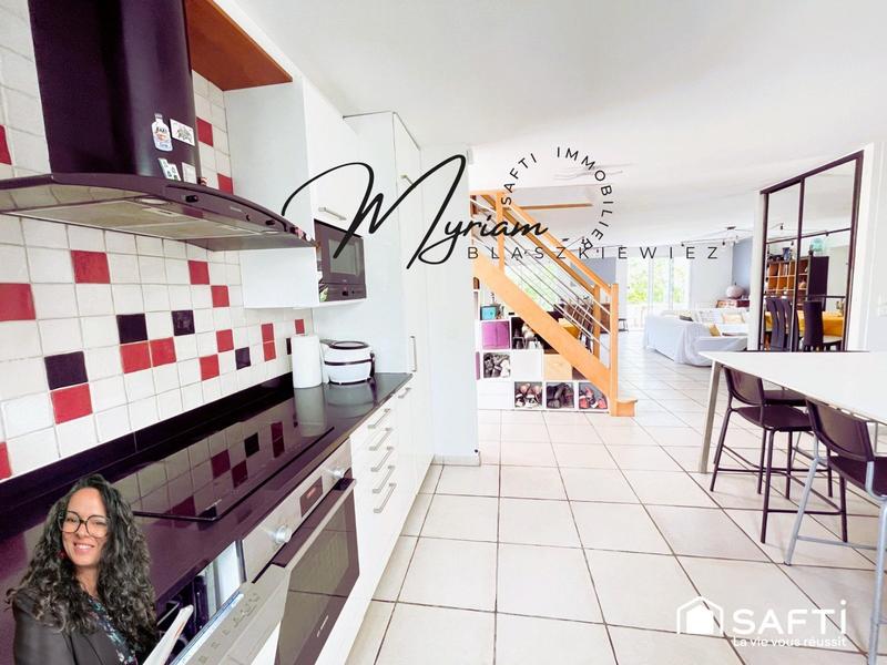 Maison - 166 m² - 8 pièces