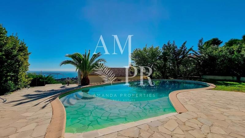 Villa - 300 m² - 7 pièces