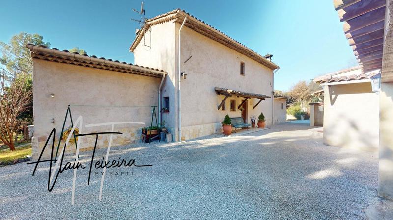 Maison - 170 m² - 7 pièces