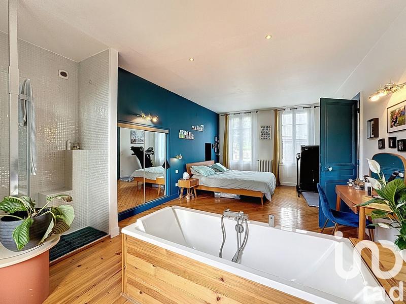 Maison de ville - 234 m² - 8 pièces