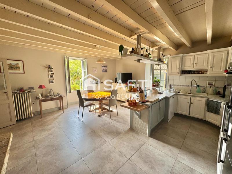 Maison - 265 m² - 8 pièces