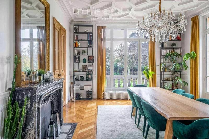 Château - 826 m² - 18 pièces