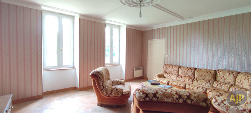 Maison - 318 m² - 9 pièces