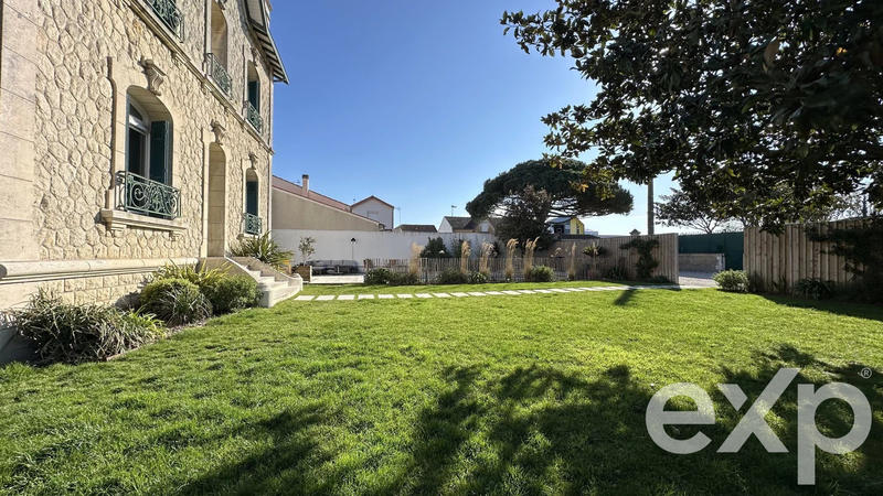 Maison - 199 m² - 8 pièces