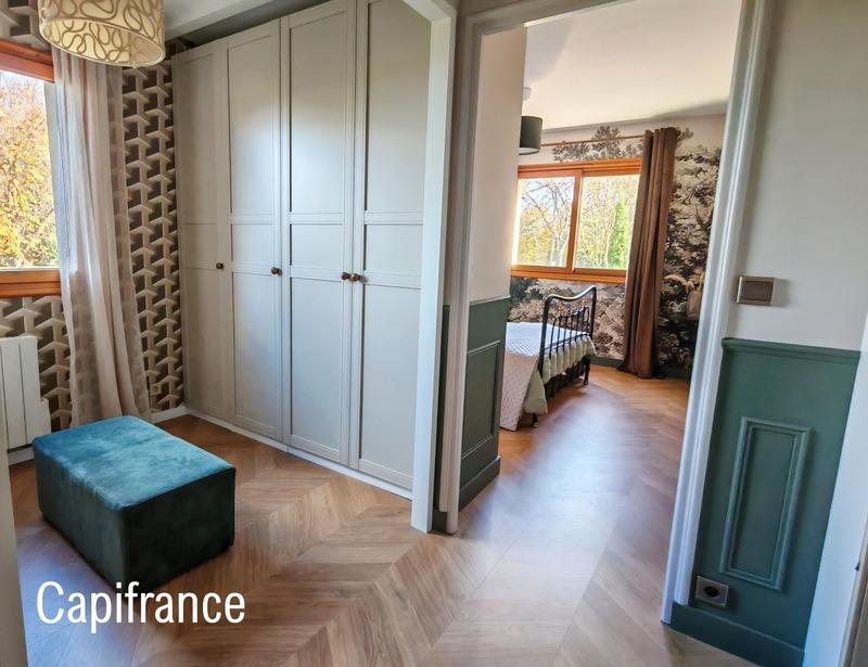 Maison - 230 m² - 8 pièces